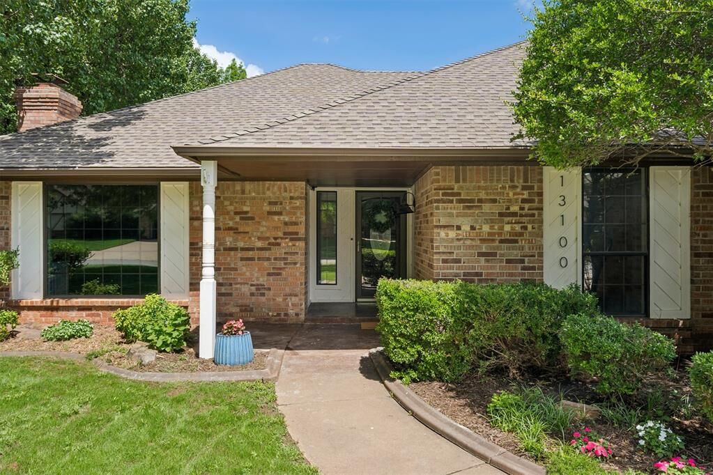Property Photo:  13100 Red Eagle Pass  OK 73013 