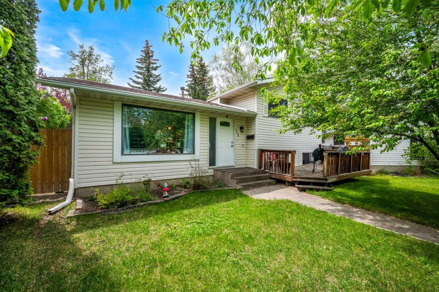 Property Photo:  224 Ranchview Place NW  AB T3G 1R7 