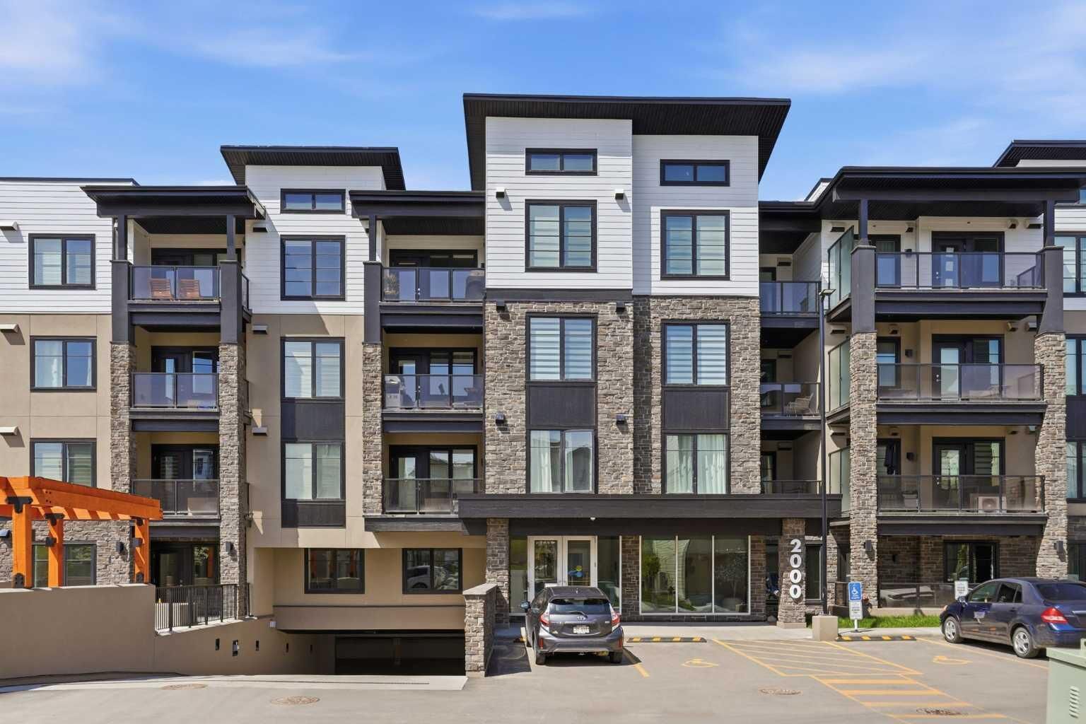 Photo de la propriété:  2117 81 Street SW 2405  AB T3H 6H5 