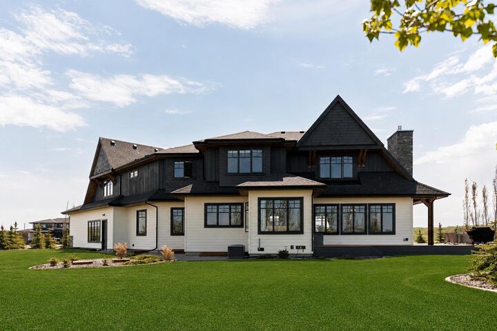 Property Photo: 14 Silverhorn Park AB T3R 0X3