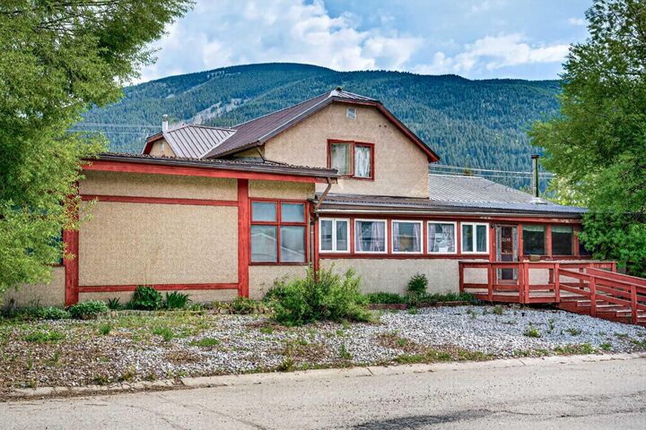 12145 21ave — photo 1