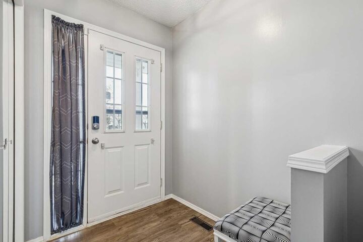 Property Photo:  3 Riverwood Court SE  AB T2C 4E9 
