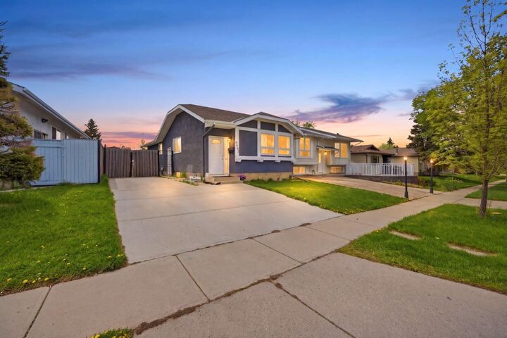 Property Photo: 6907 4 Avenue NE AB T2A 6M1