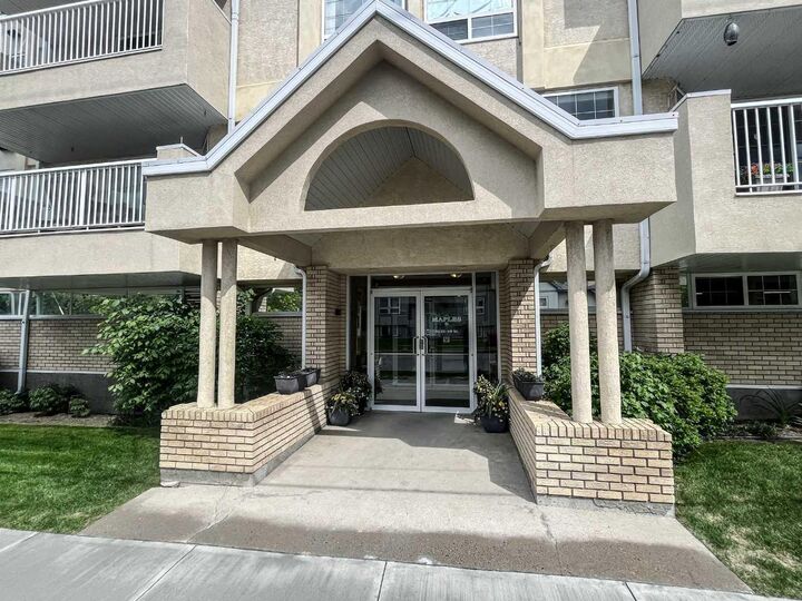 Property Photo:  5120 49 Street 301  AB T9V 0K4 