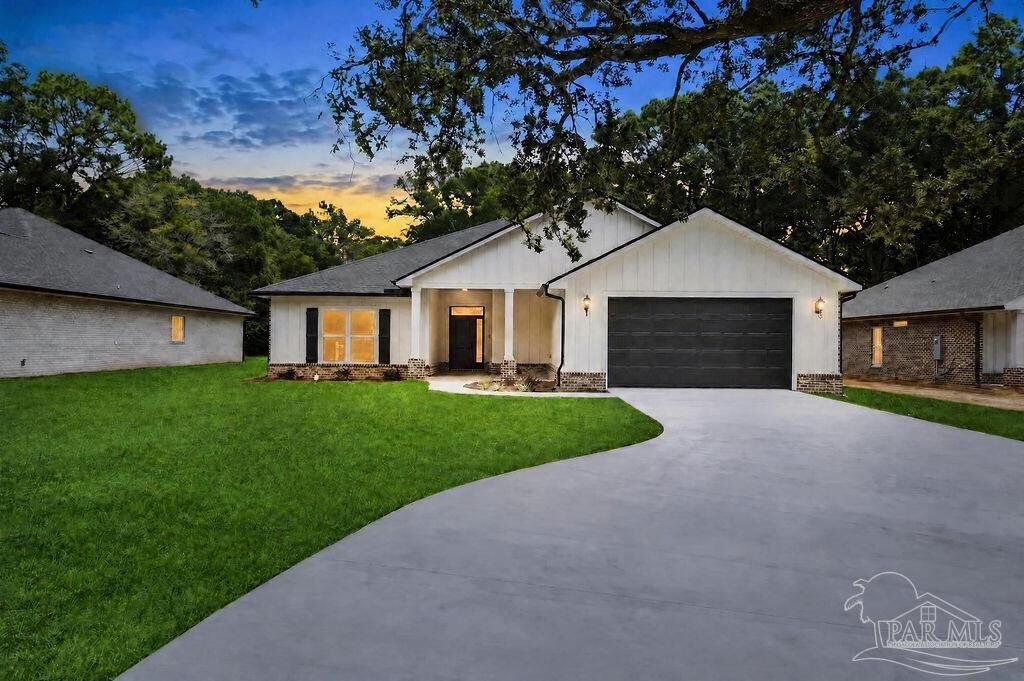Property Photo: 4310 Watkins St FL 32571