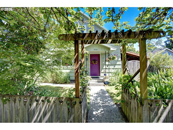 Property Photo: 9318 N Tyler Ave OR 97203