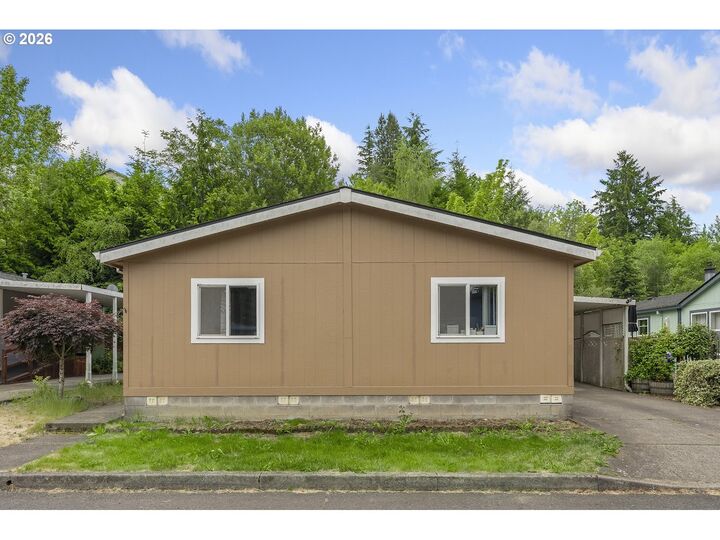 Property Photo: 5200 SE 132nd Ave OR 97236