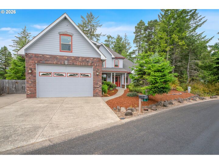 Property Photo:  1619 Willow Loop  OR 97439 