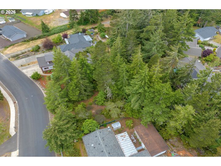 Property Photo: 1639 Willow Loop OR 97439