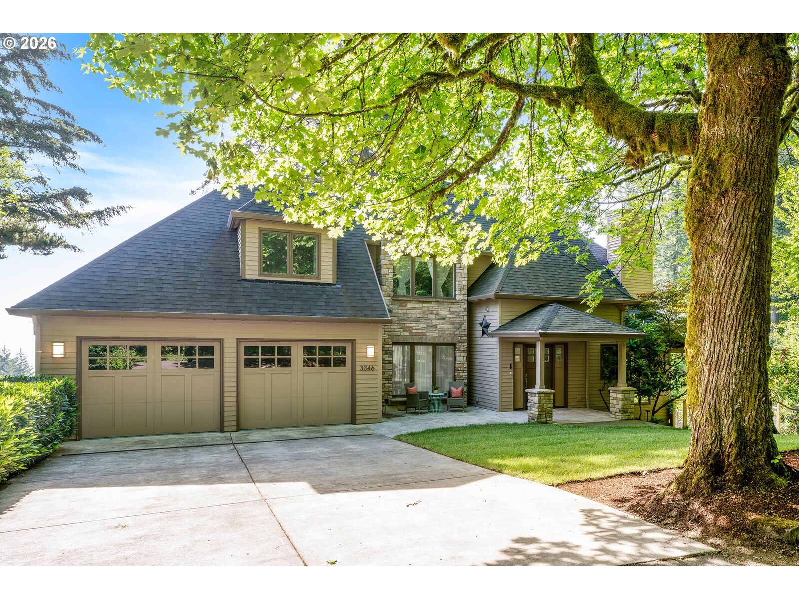 Property Photo: 3046 SW Fairmount Blvd OR 97239