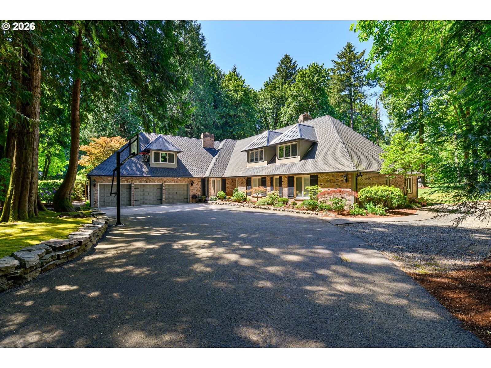 Property Photo:  653 Victoria Pl  OR 97068 
