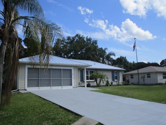 Property Photo: 732 Bayfront Terrace FL 32958