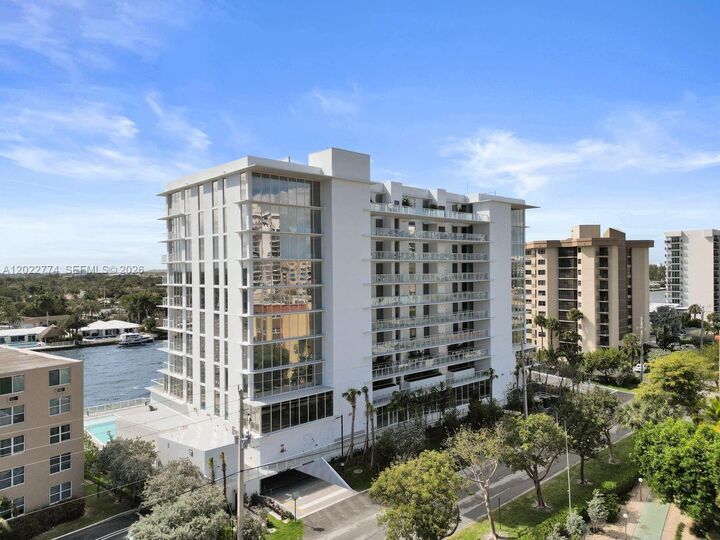 Property Photo: 407 N Riverside 402 FL 33062