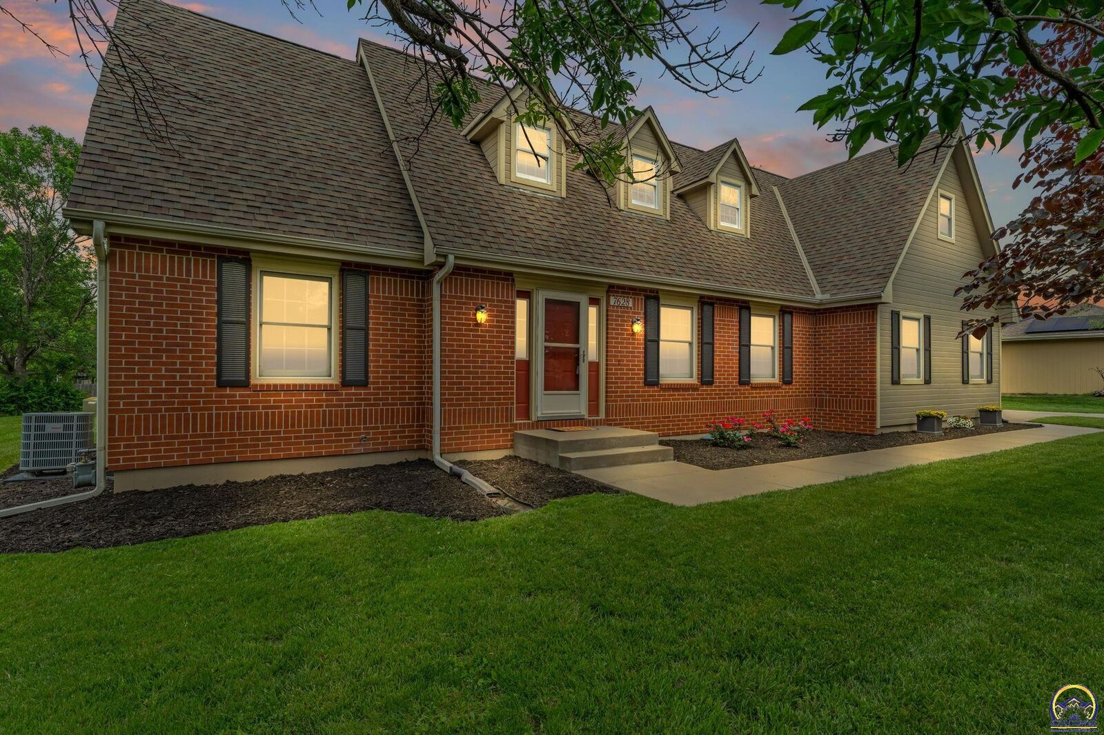 Property Photo:  7628 SW 37th St  KS 66614 