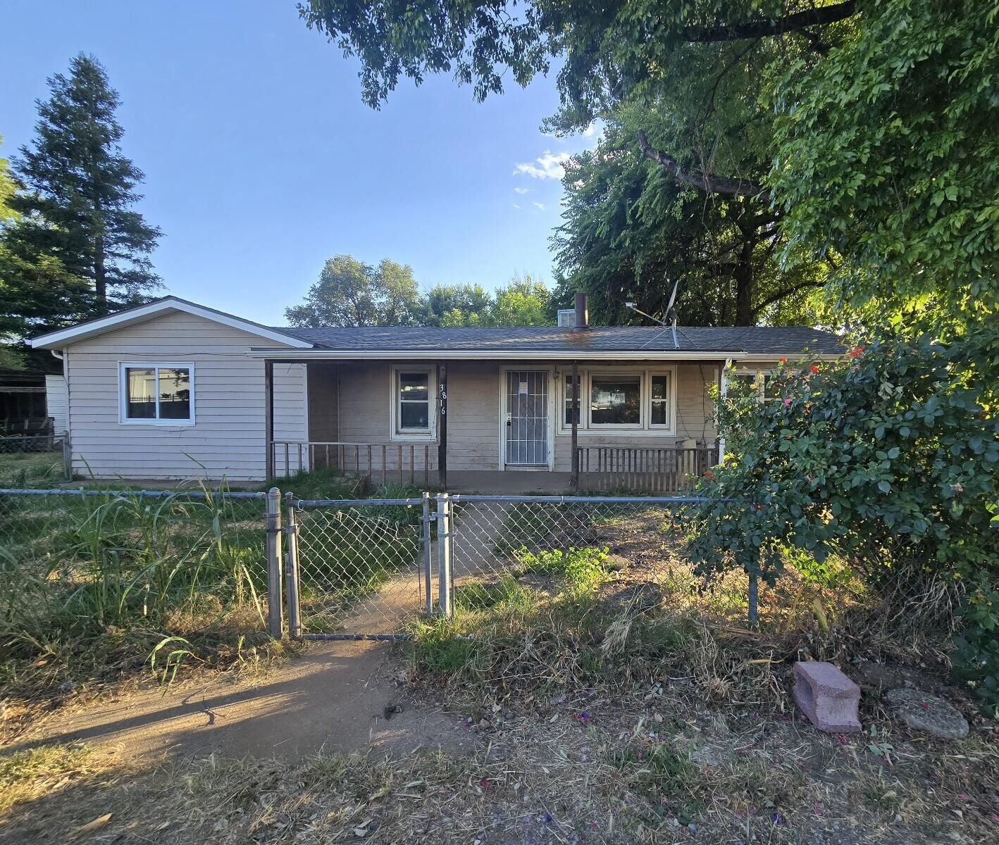 Property Photo: 3816 Dupont Street CA 96007