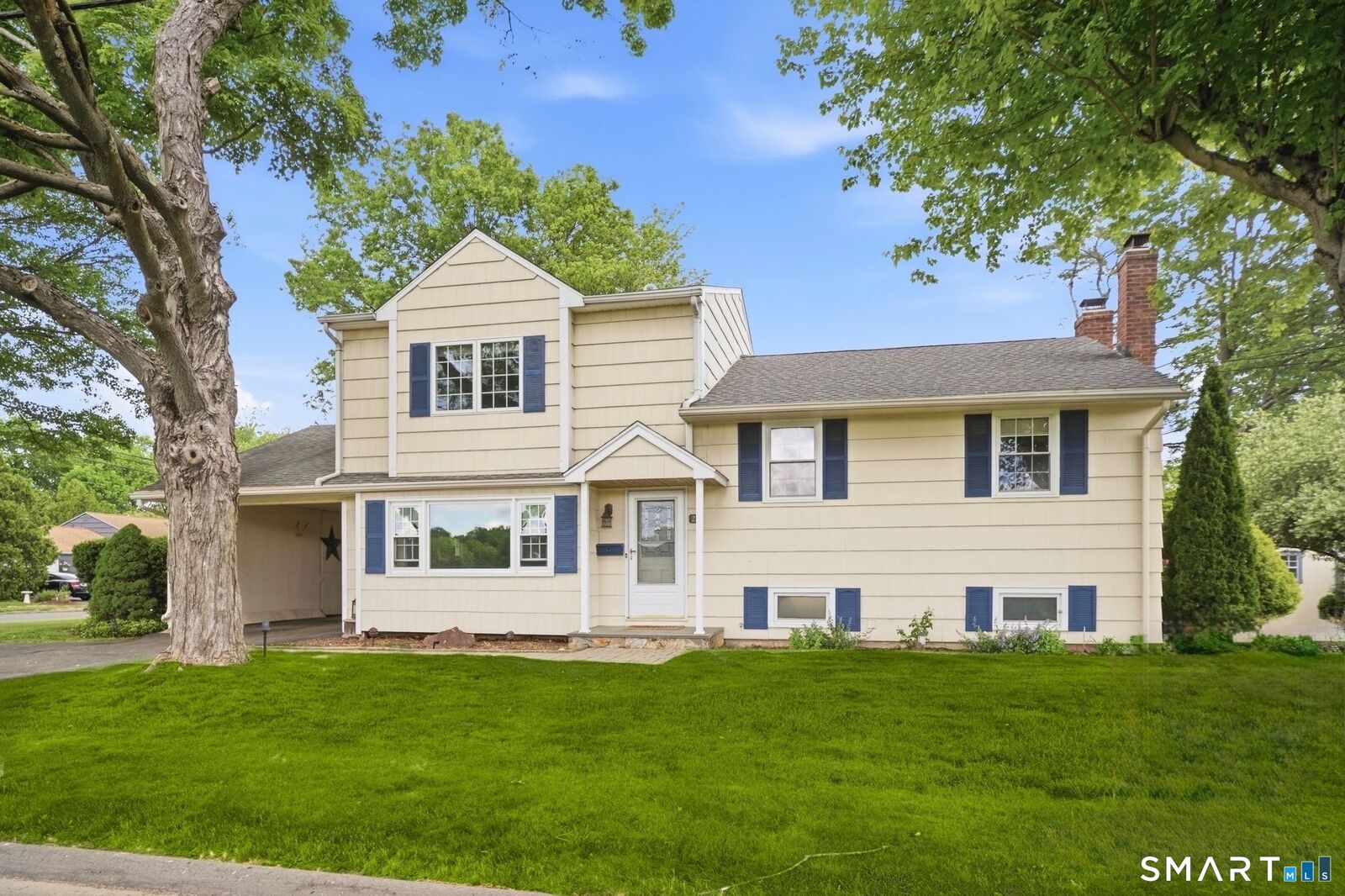 Property Photo:  28 Ashford Road  CT 06107 