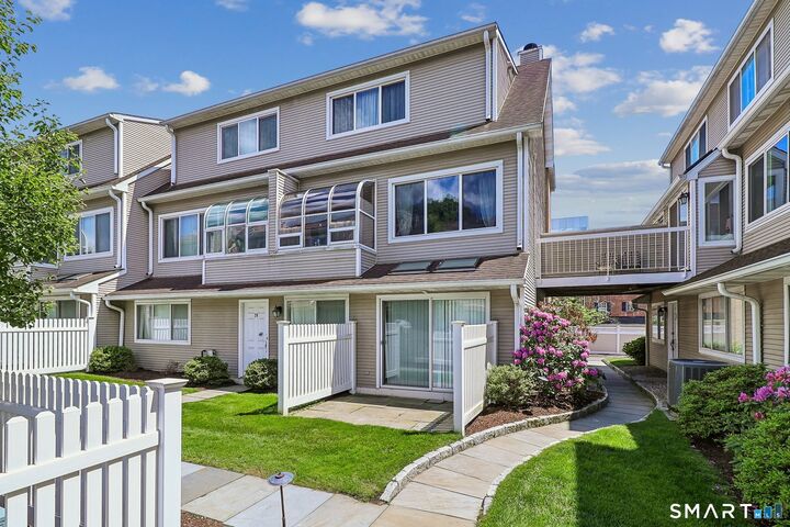 Property Photo:  1900 Summer Street 19  CT 06905 
