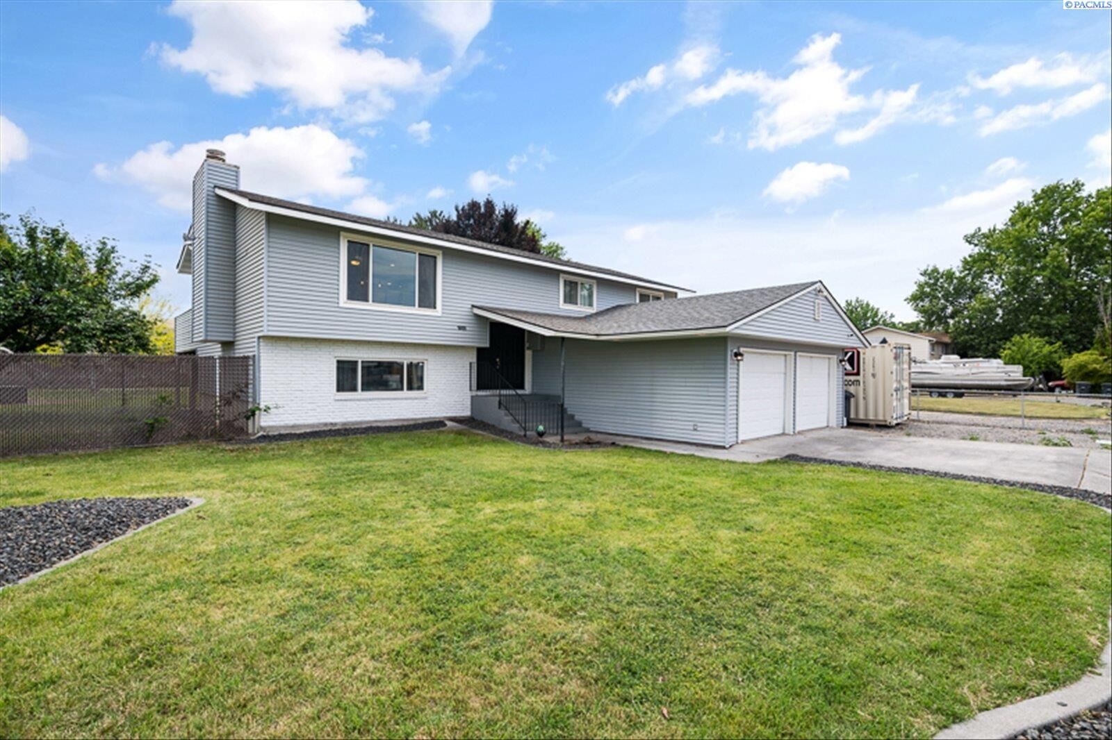 Property Photo: 1503 W 37th Ave WA 99337