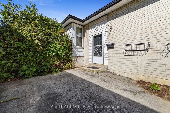 Property Photo: 450 Brigadoon Drive ON L9C 6E4