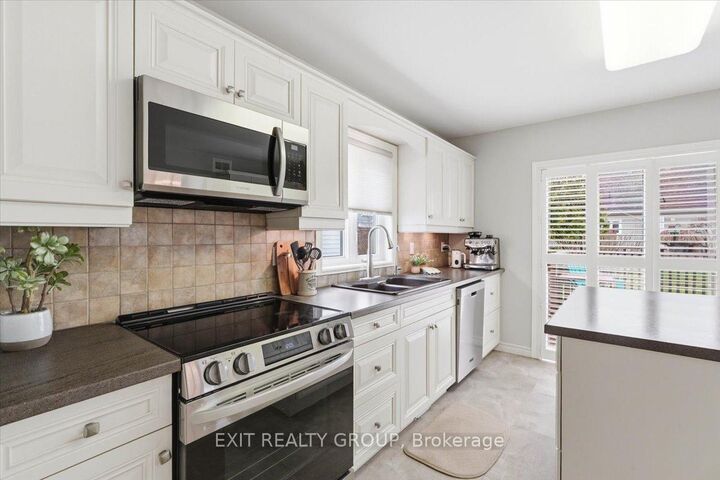Property Photo: 26 Lockwood Drive ON K0K 1H0