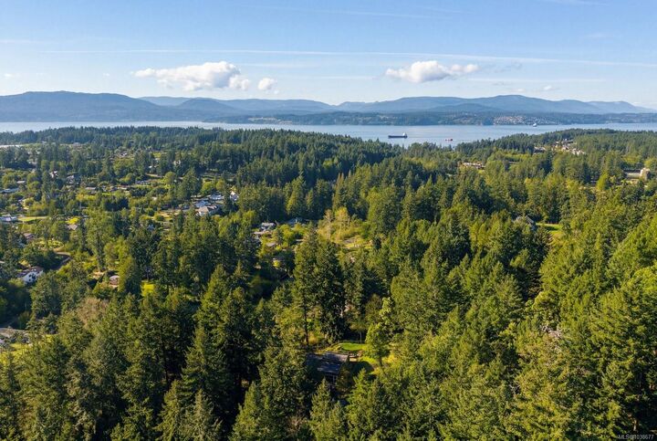 Property Photo:  1183 Hillgrove Rd  BC V8L 5R8 