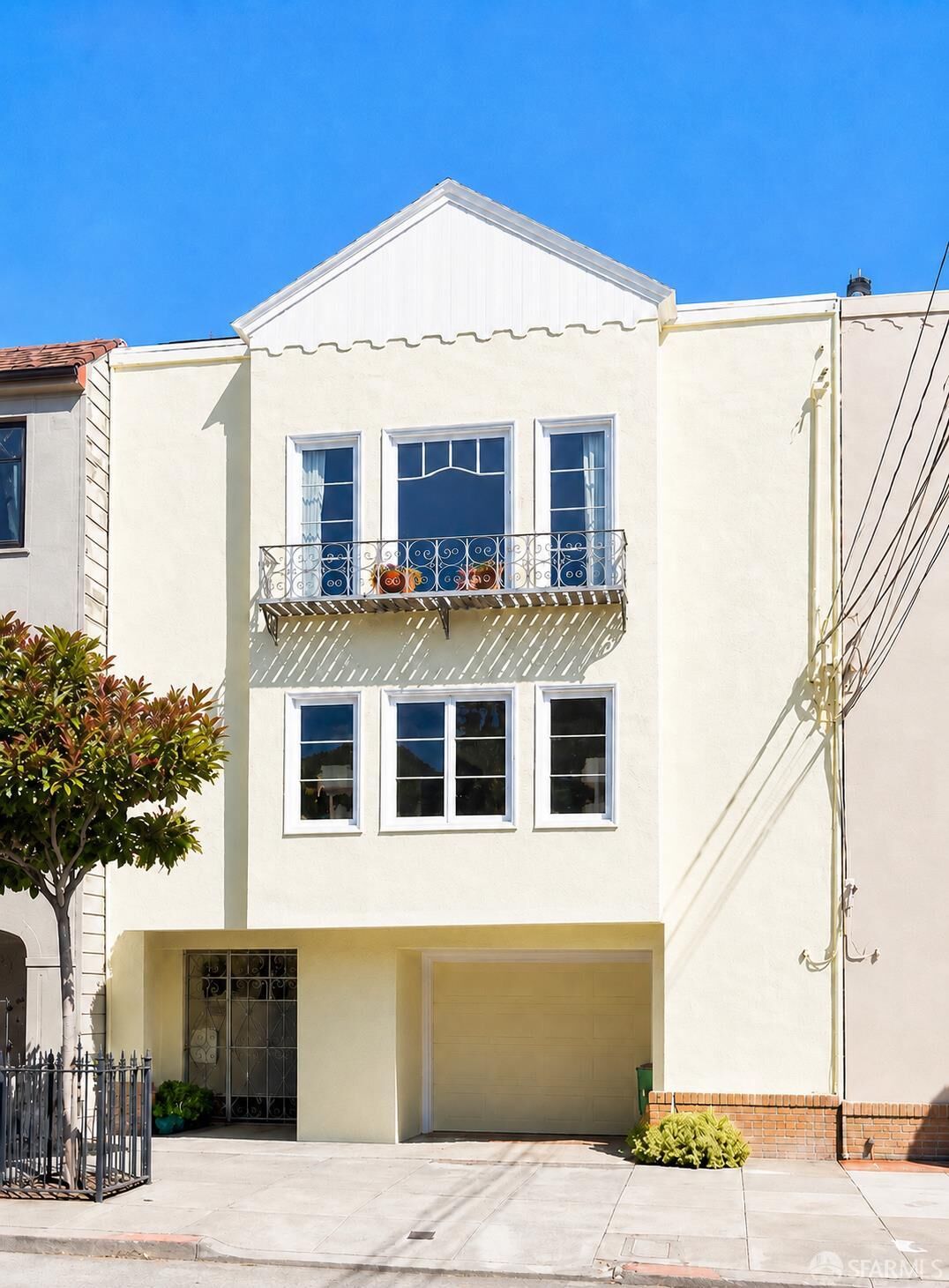 Property Photo:  2360 Greenwich Street  CA 94123 