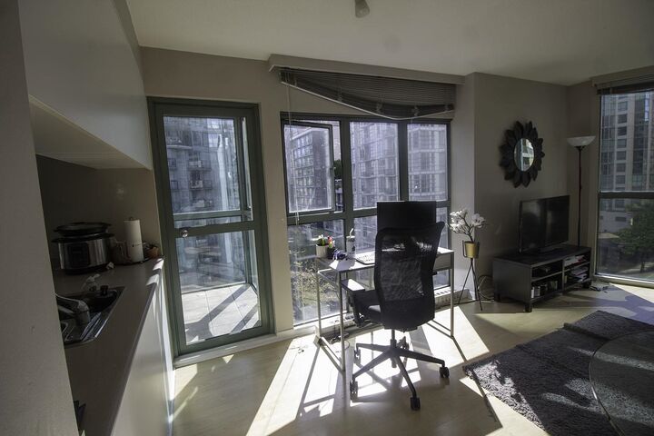 Property Photo:  1188 Howe Street 802  BC V6Z 2S8 