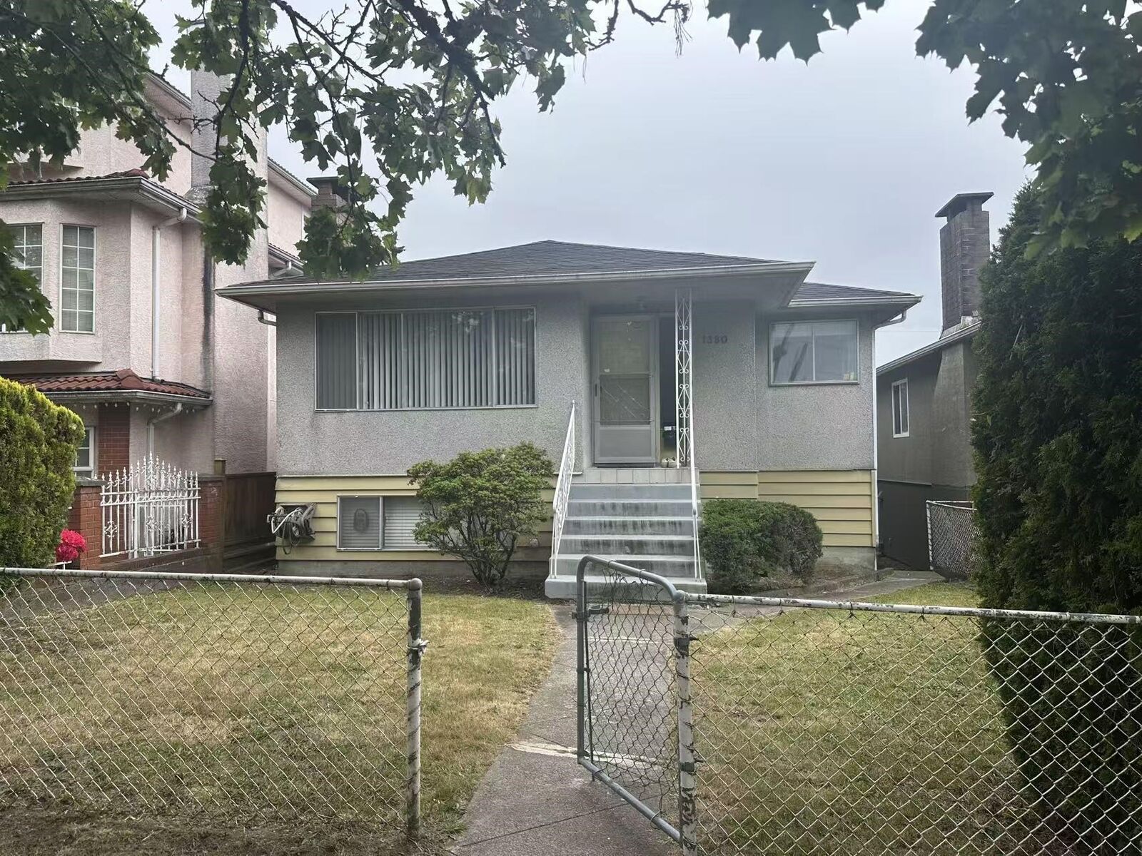 Property Photo: 1380 E 54th Avenue BC V5X 1M4