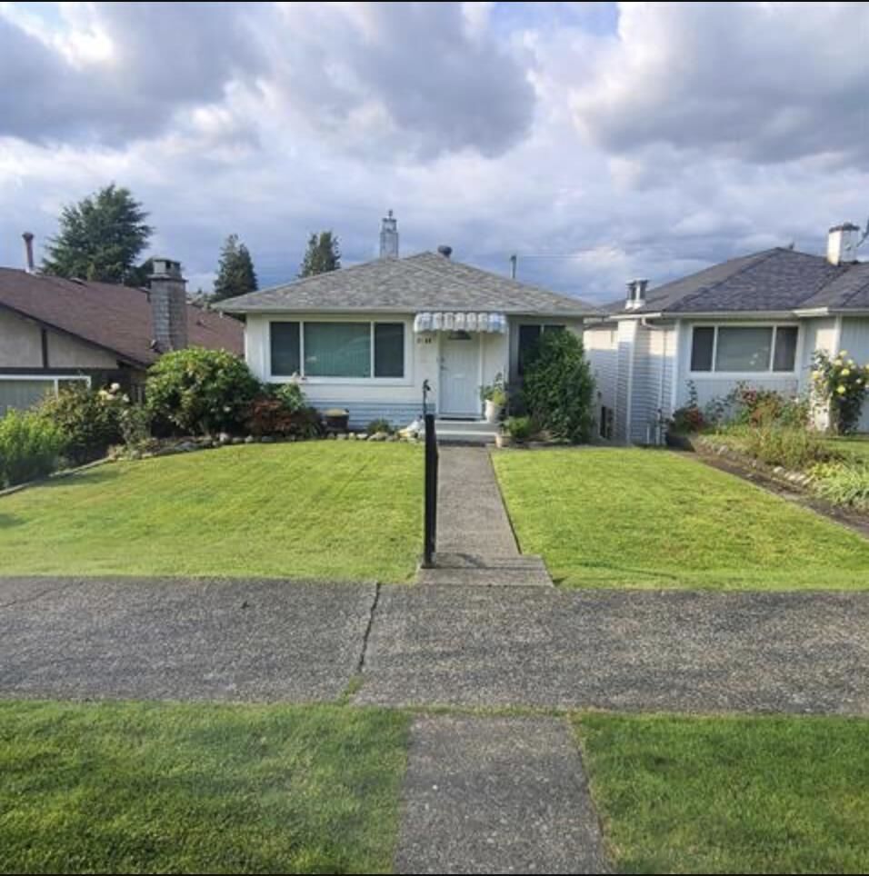 Property Photo:  3155 E 14th Avenue  BC V5M 2J3 