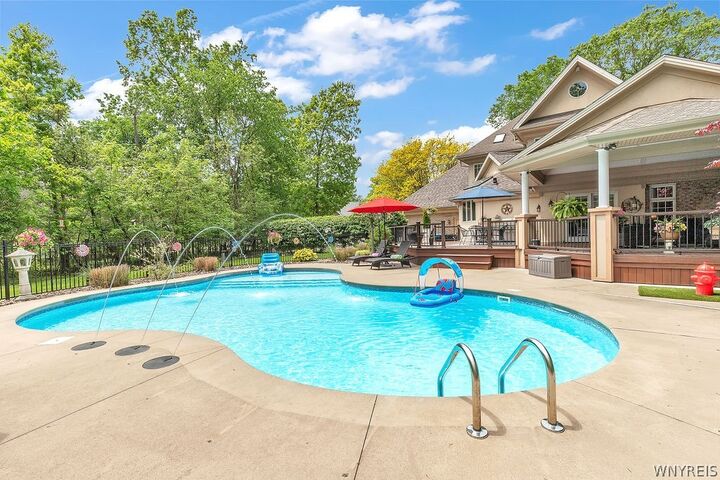 Property Photo:  330 Deerwood Lane  NY 14072 
