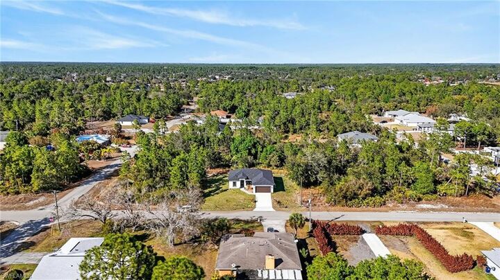 Property Photo:  1103 E 7th St  FL 33972 