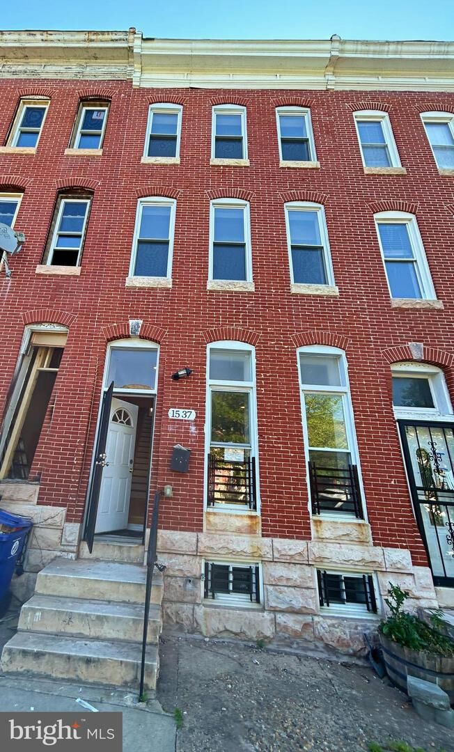 Property Photo:  1537 N Broadway  MD 21213 