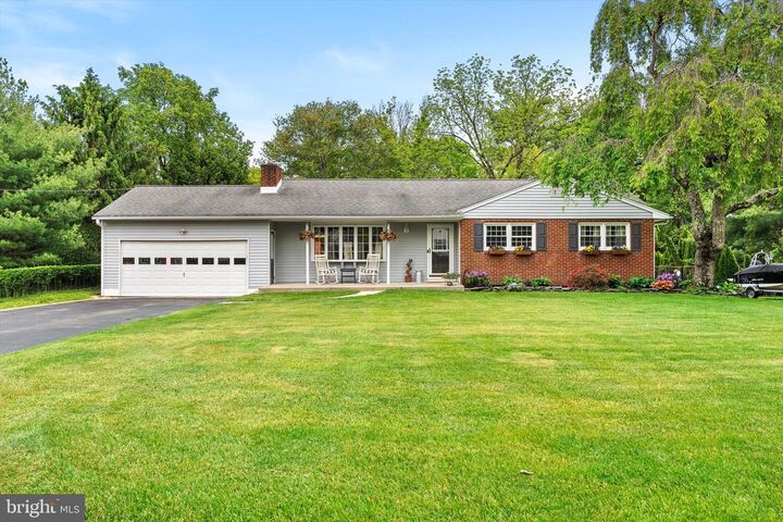 Property Photo:  20 Winterset Drive  NJ 08690 