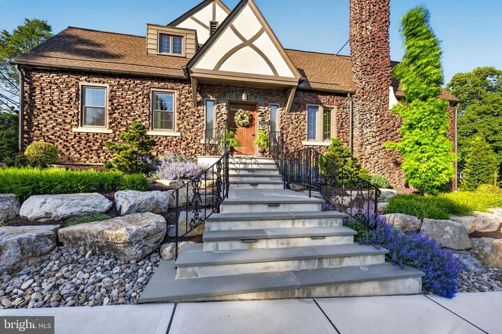 Property Photo:  675 Edgeboro Boulevard  PA 18017 