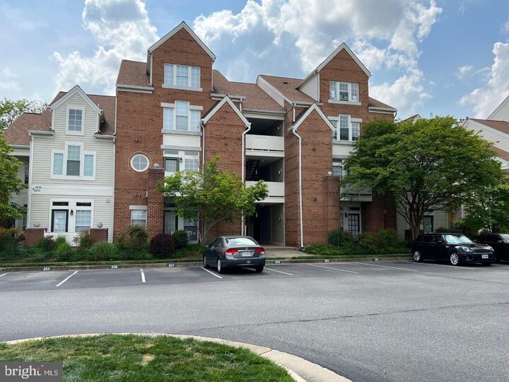 Property Photo:  6834 Brindle Heath Way D 236  VA 22315 