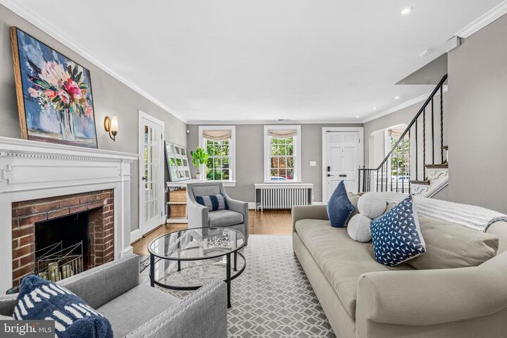 Property Photo:  1 W Mason Avenue  VA 22301 