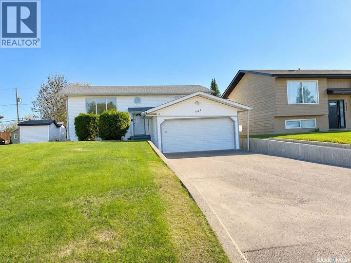 Property Photo: 761 3rd Street E SK S6V 0H7
