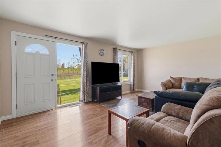 Property Photo:  628 Herbert Avenue  MB R2L 1G1 