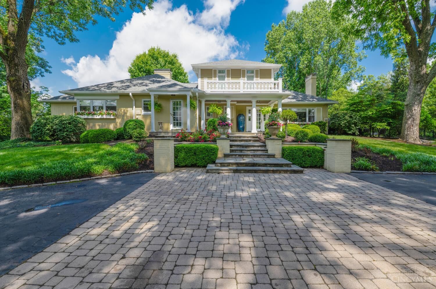 Property Photo:  5661 Wayside Avenue  OH 45230 