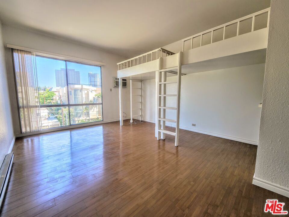 Property Photo:  1440 Veteran Ave  CA 90024 