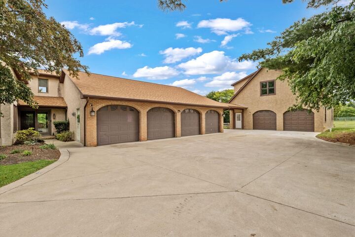 Property Photo:  4528 Ravine Drive  OH 43081 