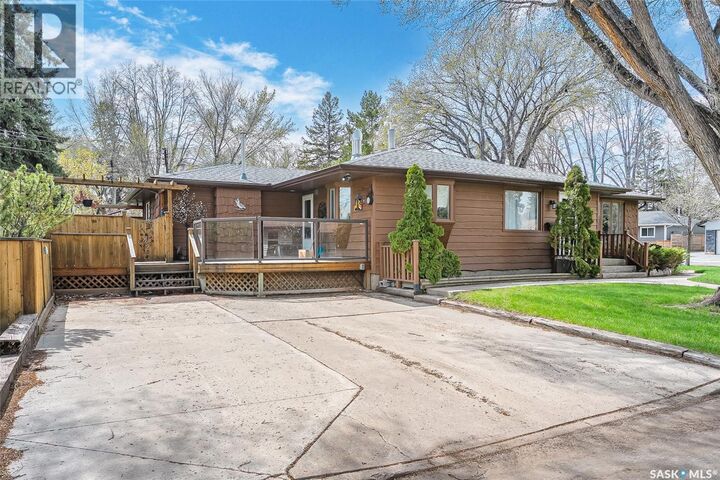 Property Photo: 444 Q Avenue N SK S7L 2Y1