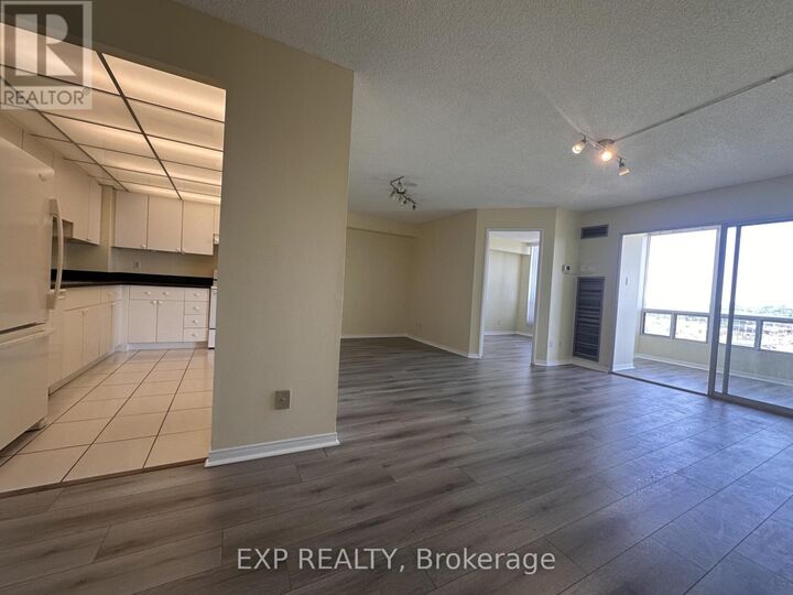 Property Photo: 115 Hillcrest Avenue 502 ON L5B 3Y9