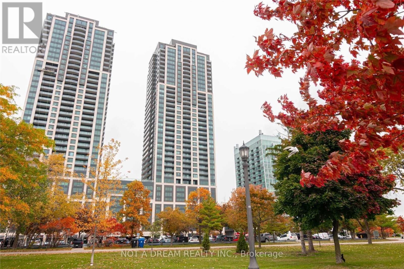 Property Photo: 1928 Lakeshore Boulevard West 1911 ON M6S 0B1