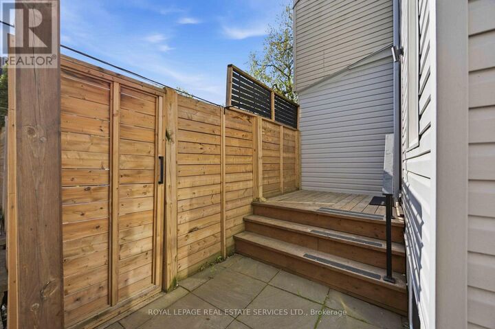 Property Photo:  793 Pape Avenue 4  ON M4K 3T2 