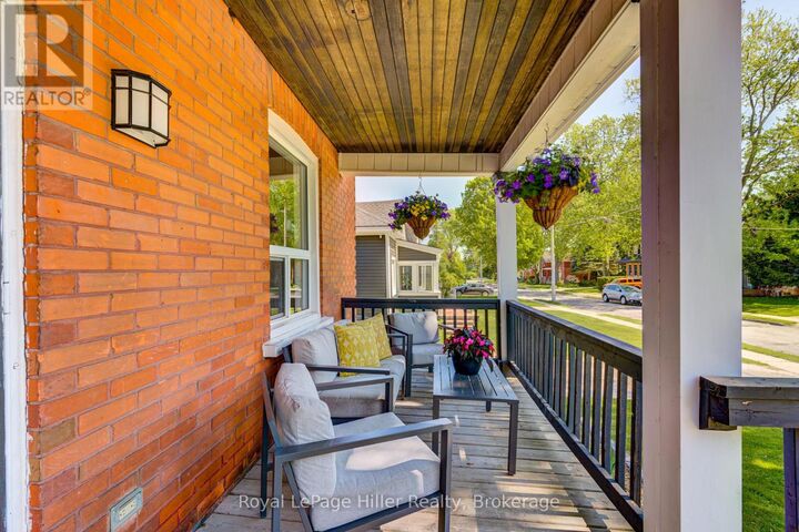Property Photo:  40 Cherry Street  ON N5A 2E8 
