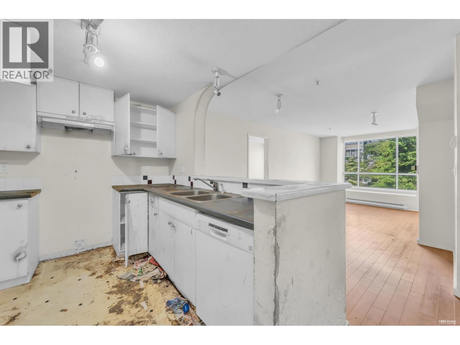 Property Photo: 6833 Village Grn 306 BC V5E 4M1
