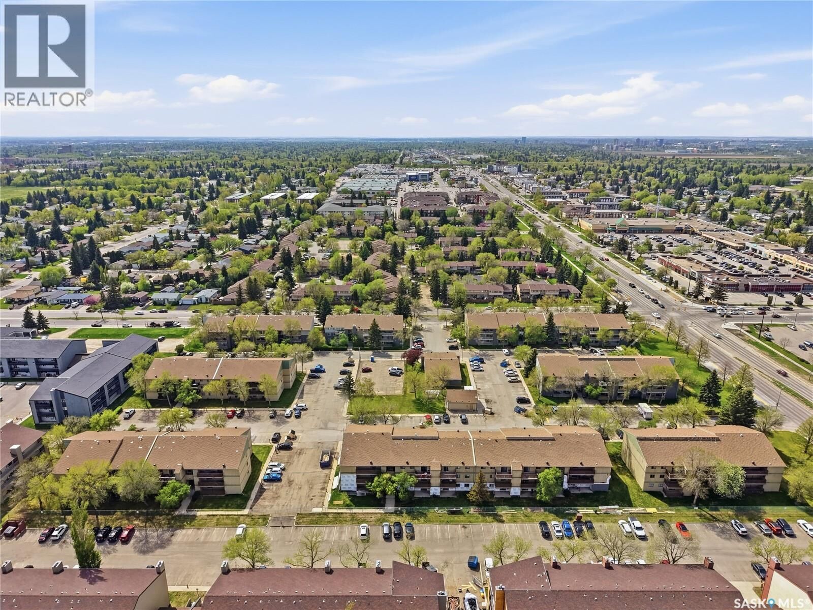 Property Photo: 201D2 1121 McKercher Drive SK S7H 5B8