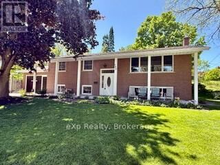 Property Photo:  303 Mary Street  ON N0G 2V0 