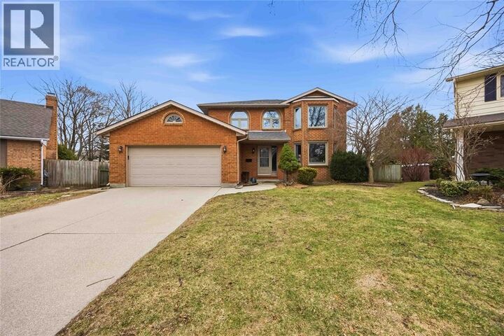 1977 Winslow Close — photo 1